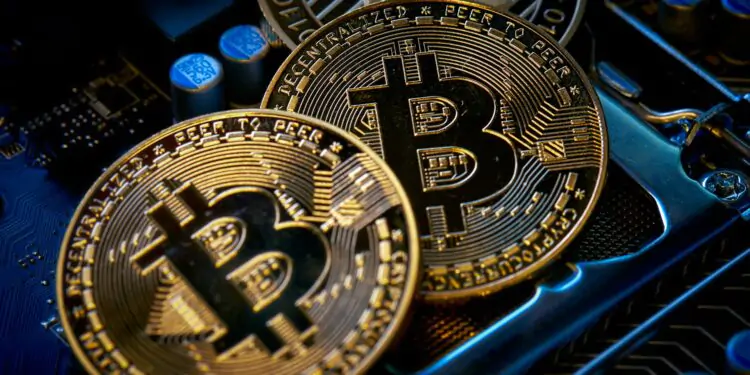 Bitcoin Investors Accumulate Almost $1 Billion In BTC As Exchange Reserves Falls Towards New Lows