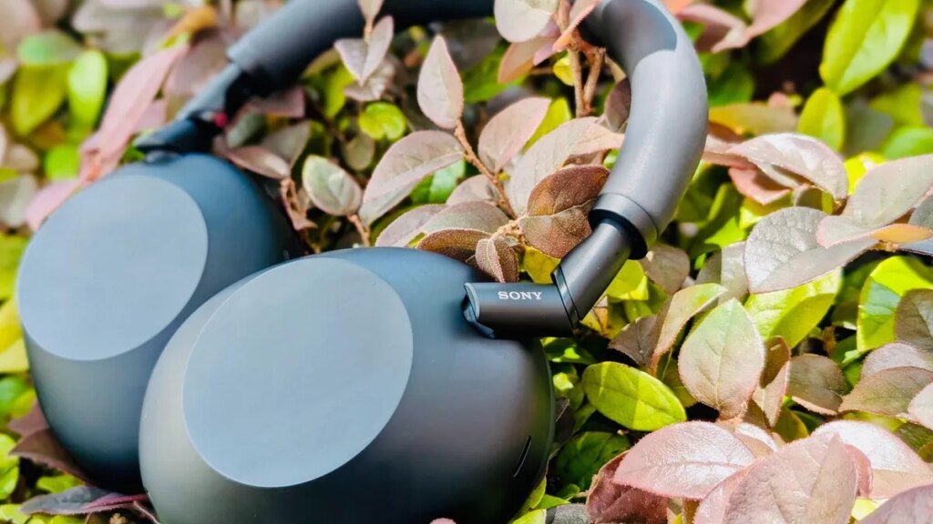 I traveled with the Sony XM6 headphones for a week – and can’t go back