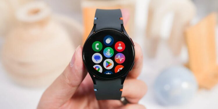 Walmart is selling a  Samsung smartwatch that I actually highly recommend Walmart is selling a  Samsung smartwatch that I actually highly recommend