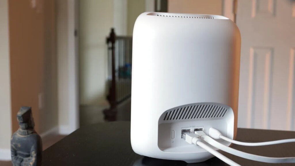 Slow internet at home? 3 things I always inspect first to get faster Wi-Fi speeds Slow internet at home? 3 things I always inspect first to get faster Wi-Fi speeds