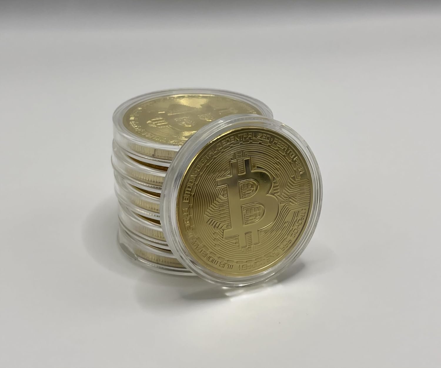 6PCS Gold Plated Bitcoin Coins - 40mm Diameter, 3mm Thickness Commemorative Physical BTC Cryptocurrency Collectible with Clear Protective Case, for Blockchain Enthusiasts 5 6PCS Gold Plated Bitcoin Coins - 40mm Diameter, 3mm Thickness Commemorative Physical BTC Cryptocurrency Collectible with Clear Protective Case, for Blockchain Enthusiasts - Image 5