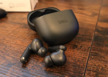 Dell made a pair of wireless earbuds that’s become a surprise hit in the office