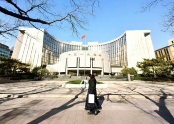 Chinese tech giants pause stablecoin plans after Beijing steps in