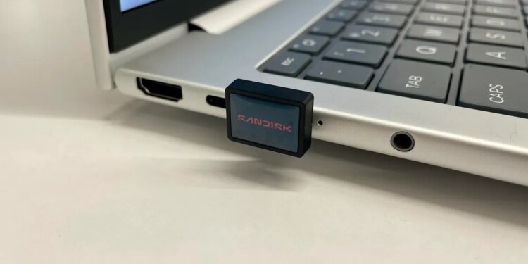 I tested the world’s smallest 1TB SSD drive, and it’s a game-changer for work travel I tested the world’s smallest 1TB SSD drive, and it’s a game-changer for work travel