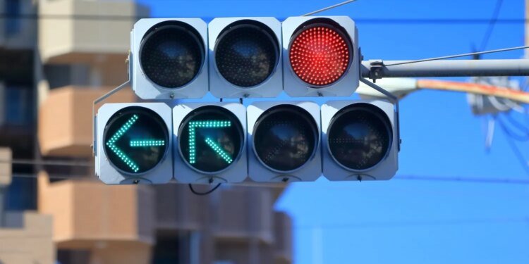 BTC Holders Pause, ETH Whales Buy