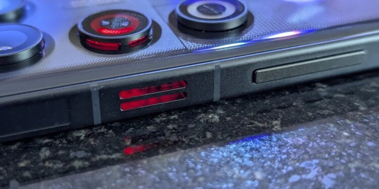 I’m a diehard Pixel fan, but this sleek Android phone has me questioning why I’m a diehard Pixel fan, but this sleek Android phone has me questioning why