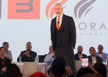 Strategy diehards keep faith in company that ‘the market doesn’t understand’