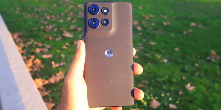 Forget Samsung: This Motorola phone I tested is the king of battery life for under 0