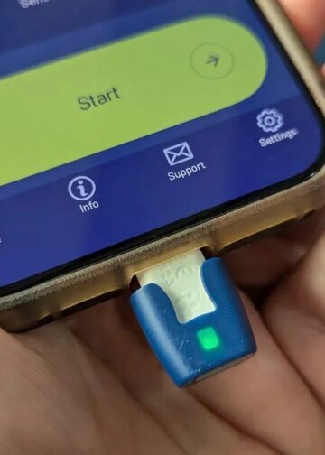 This USB-C accessory gave my iPhone and Android a surprisingly useful functionality