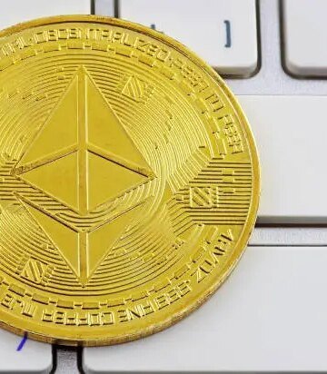 Analyst Forecasts Fall To $600 If This Happens