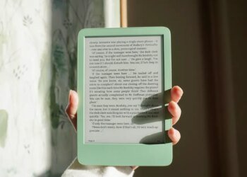 You can read PDFs and articles on your Kindle: How to send all kinds of files to your device