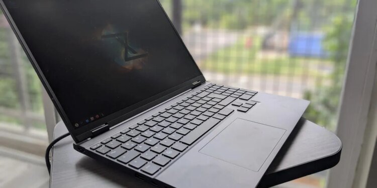 I compared this premium Linux laptop to my MacBook Pro – it won in surprising ways